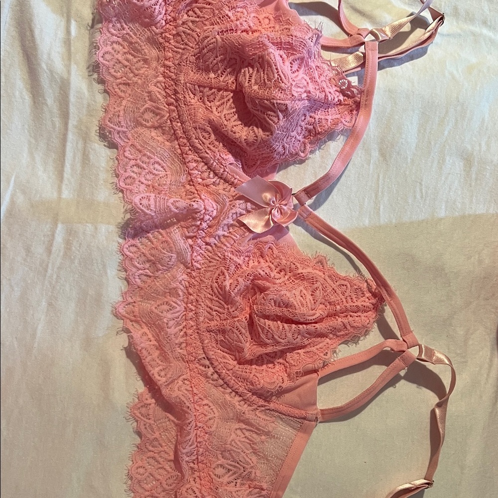 Chic Pink Lace Bralette